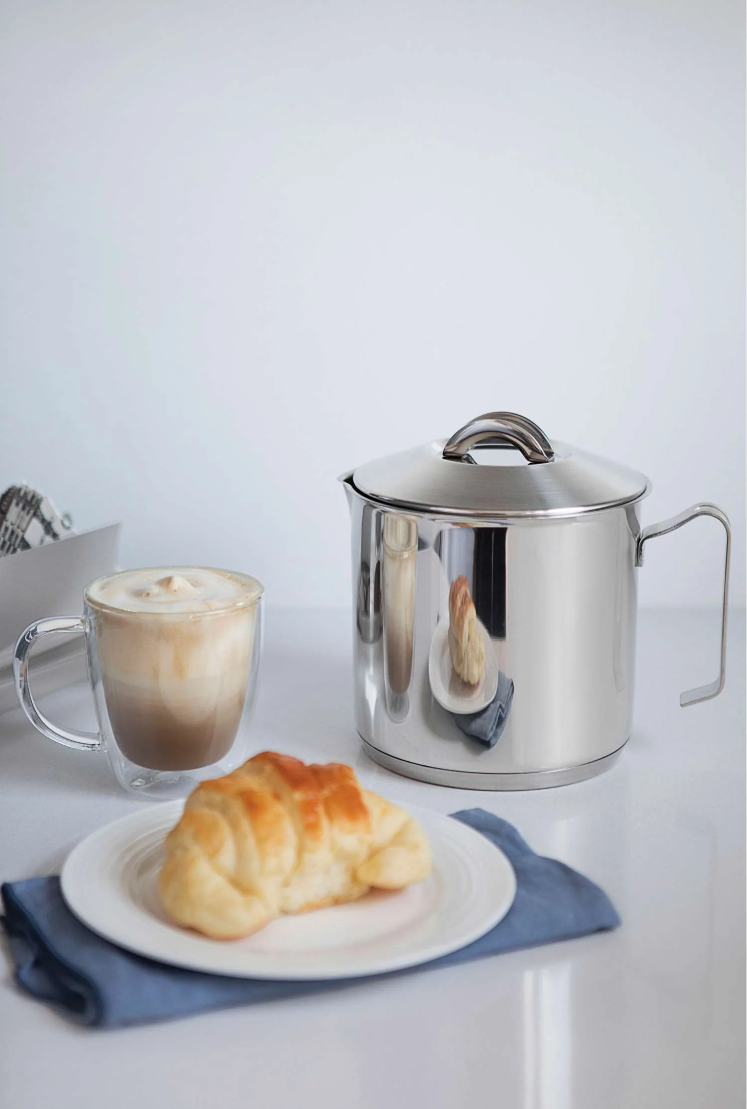Tramontina 2 Pcs. Double Walled Coffee and Tea Cups with Handles (270ml) - Image 12