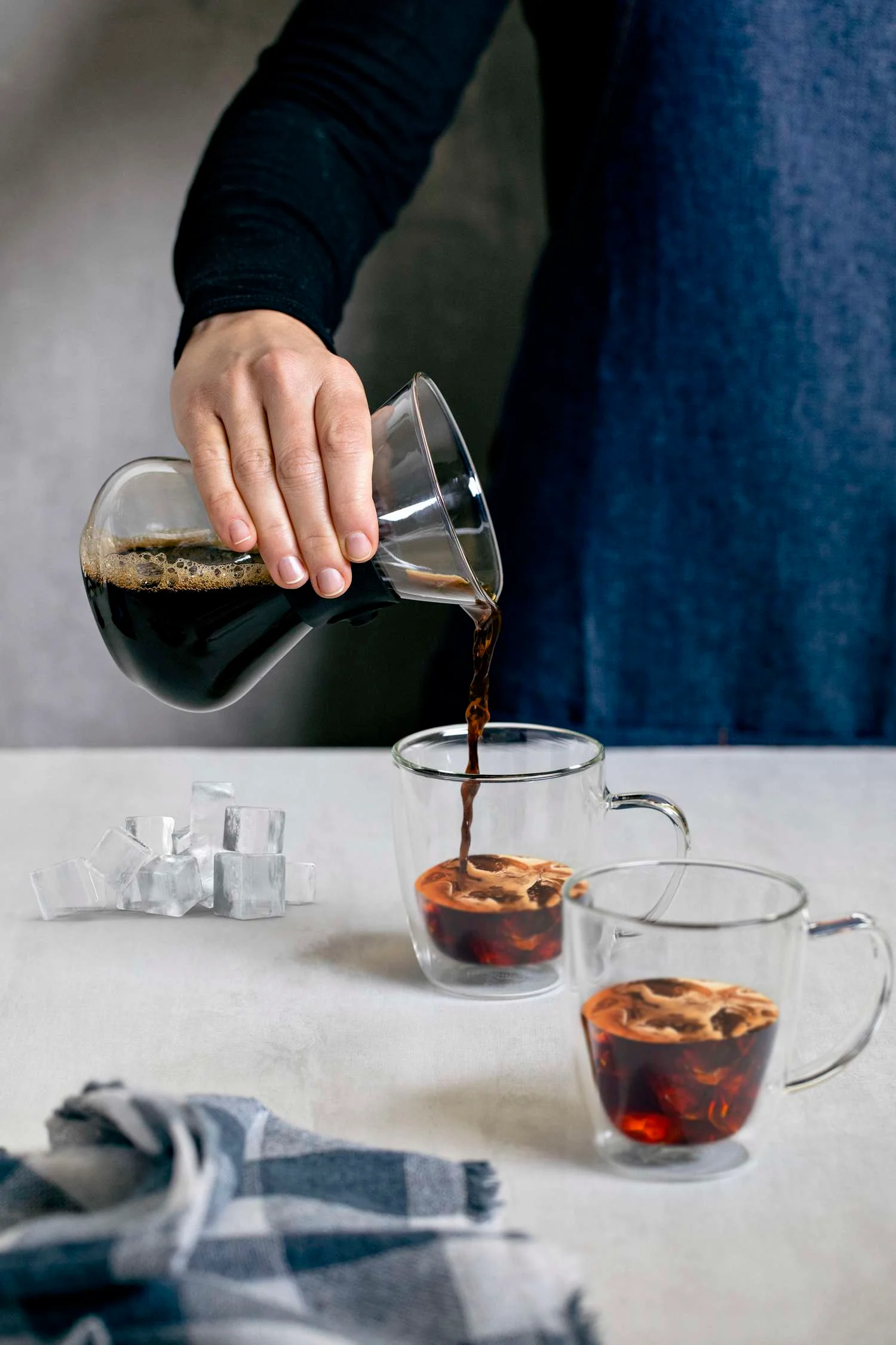 Tramontina 2 Pcs. Double Walled Coffee and Tea Cups with Handles (270ml) - Image 25