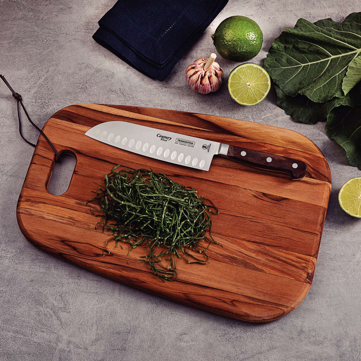 Tramontina Dishwasher-safe Wooden Handle 7" Santoku Knife - Image 2