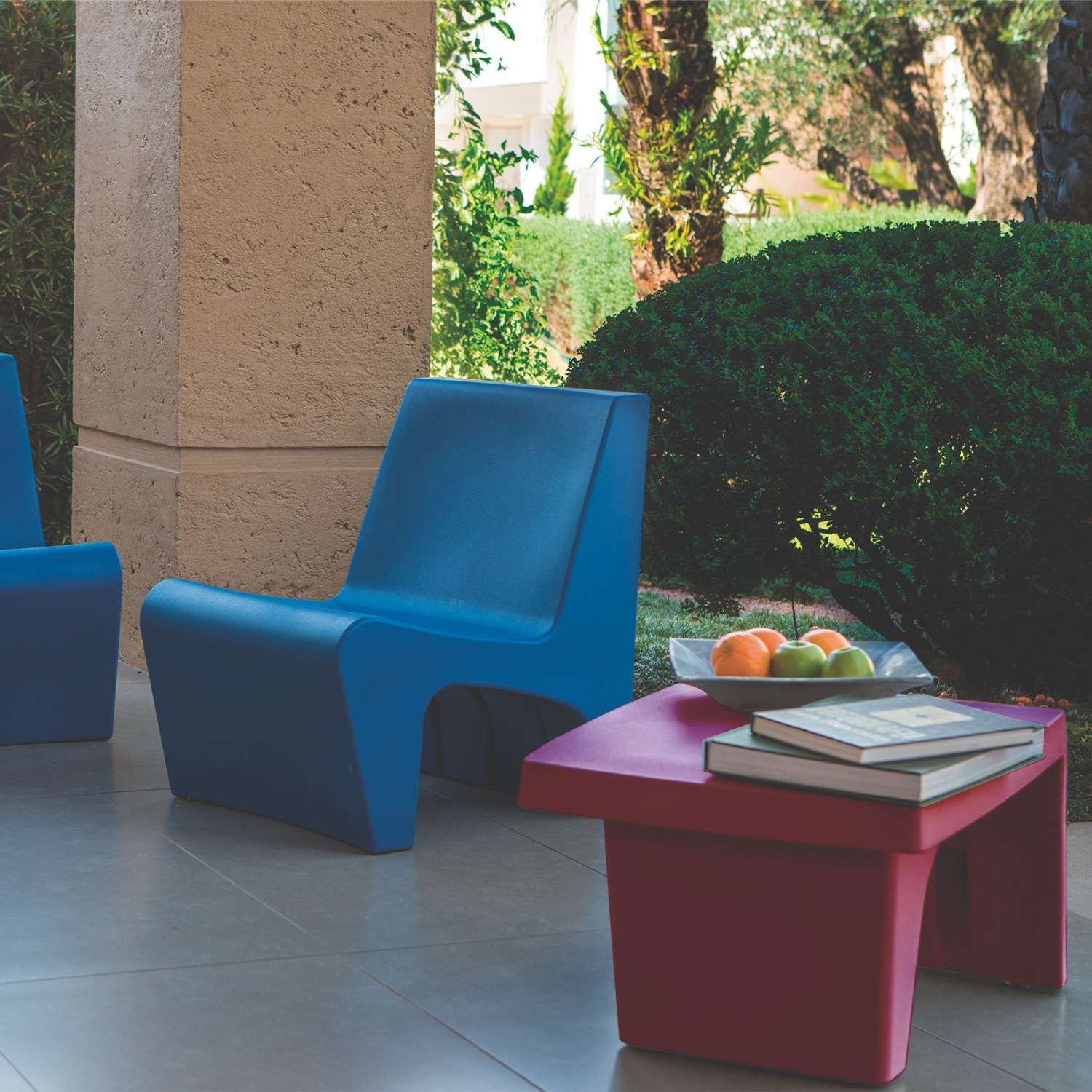 Tramontina Berta Polyethylene Coffee Table (Burgundy) - Image 3