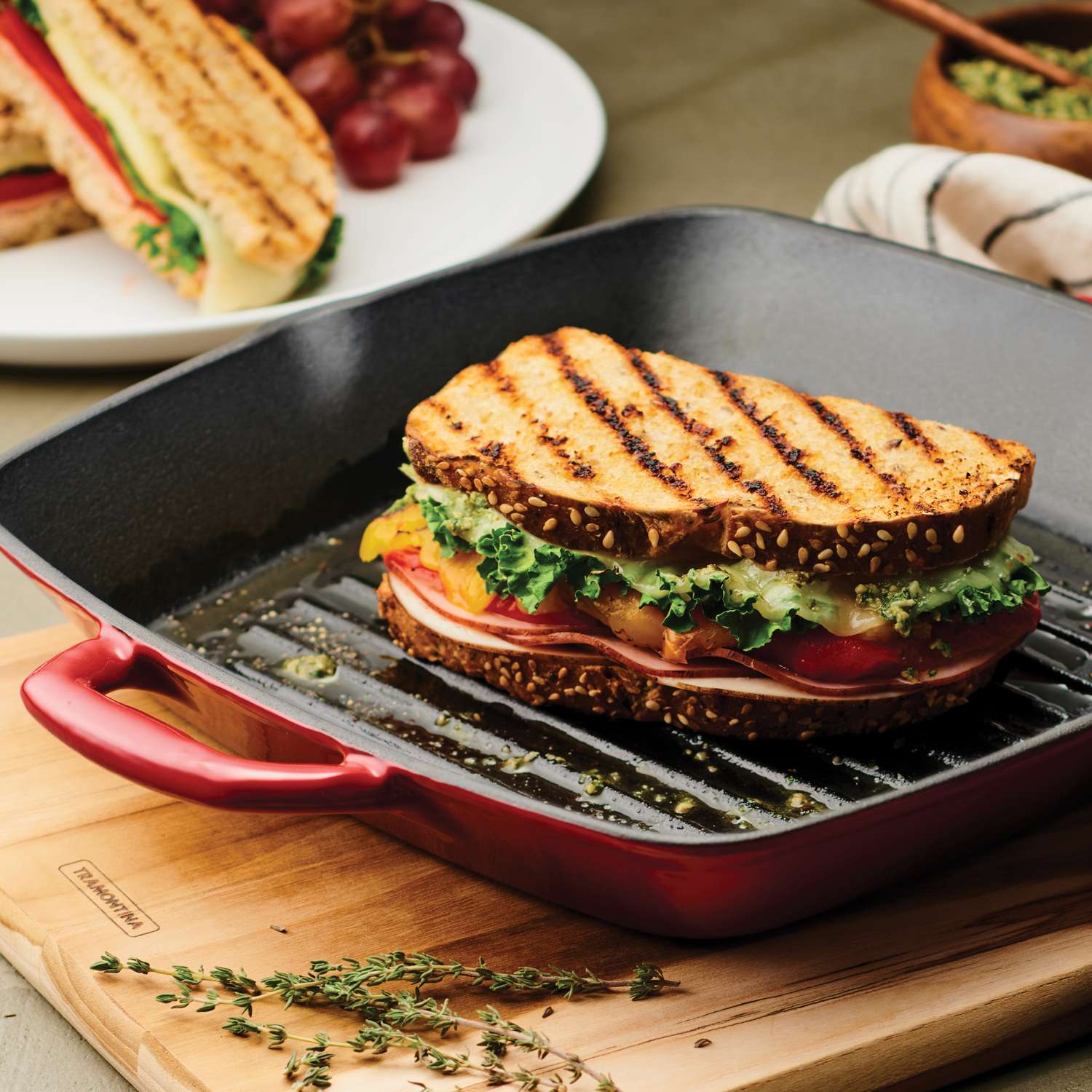 Tramontina Bestow Enamelled Cast Iron Griddle Pan 27 cm - Red - Image 3