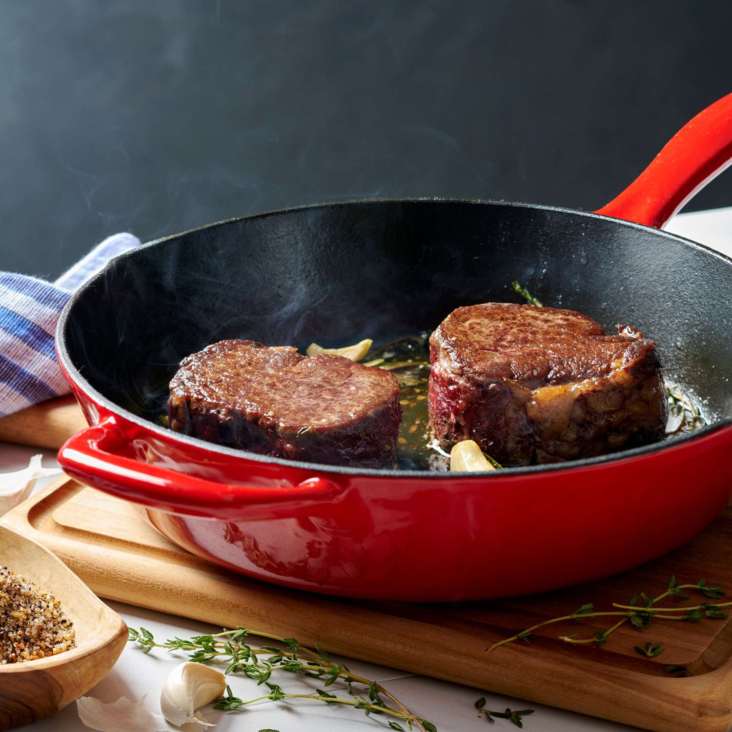Tramontina Bestow Enamelled Cast Iron Skillet 25 cm - Red - Image 5
