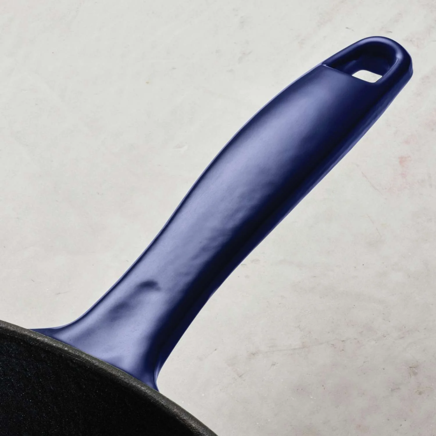 Tramontina Bestow Enamelled Cast Iron Skillet with Lid 30 cm - Blue - Image 7
