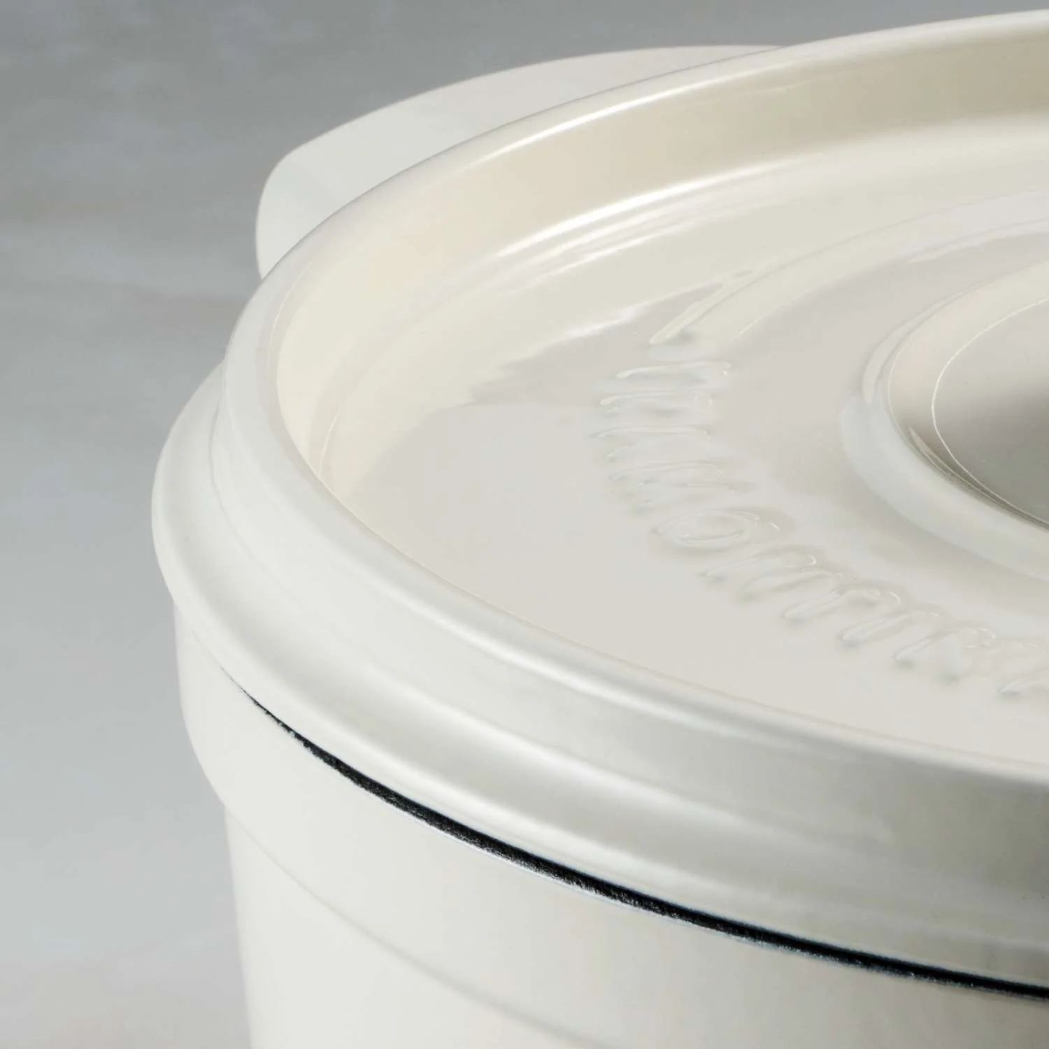 Tramontina Enamelled Cast Iron Casserole 26 cm (White) - Image 6