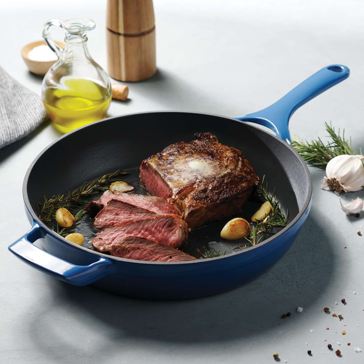 Tramontina Enamelled Cast Iron Skillet 30 cm (Blue) - Image 4