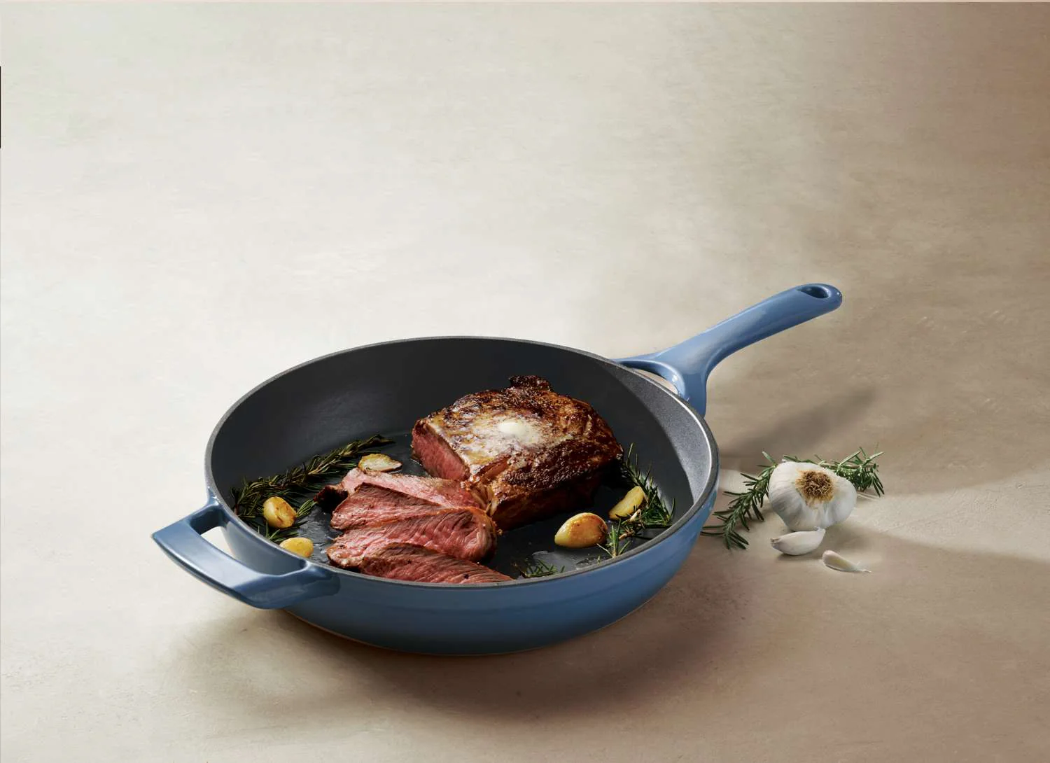 Tramontina Enamelled Cast Iron Skillet 30 cm (Blue) - Image 6