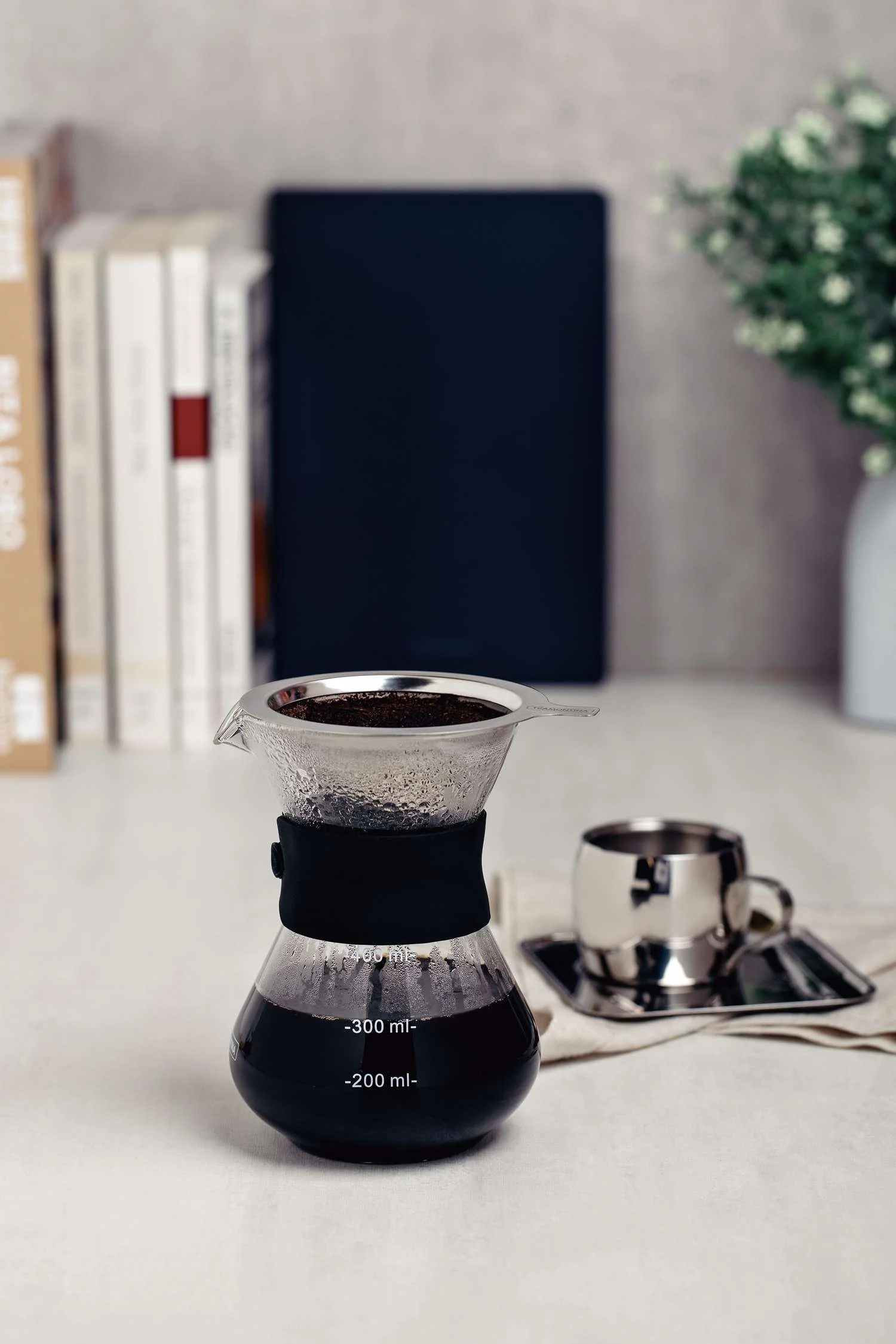 Tramontina Pour Over Coffee Maker with Stainless Steel Filter (400ml) - Image 4