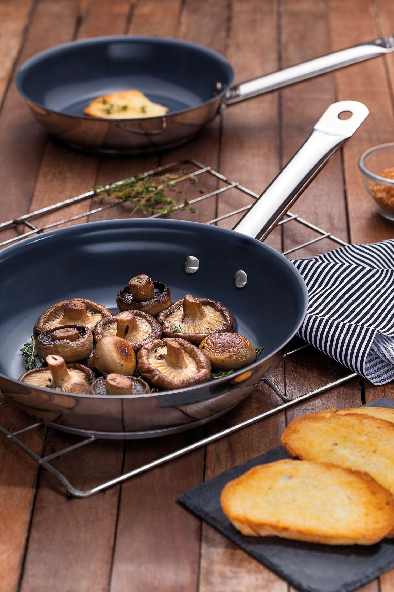 Tramontina Stainless Steel Frying Pan Ceramic Coating 20cm (1.1l) - Image 2