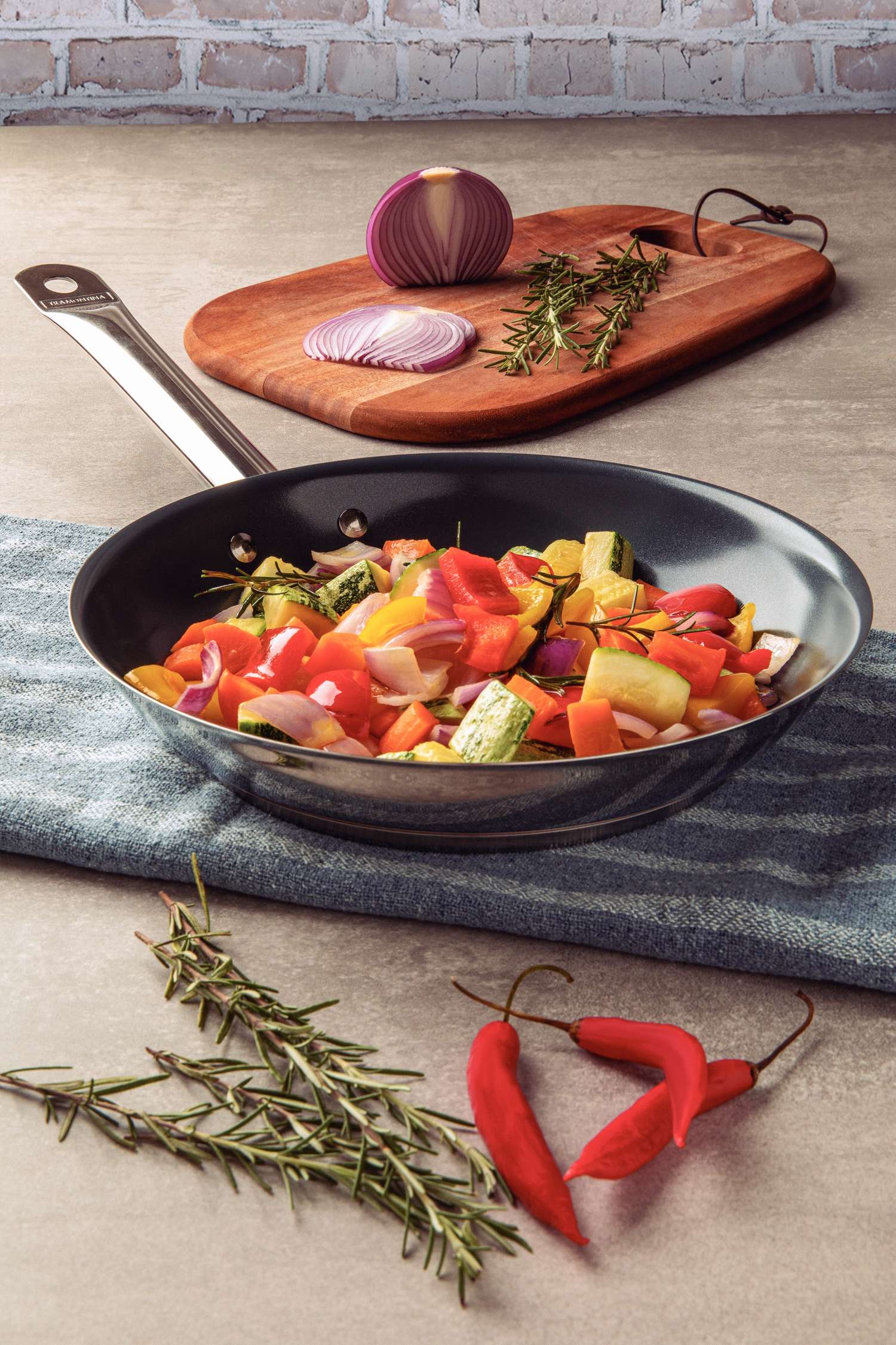 Tramontina Stainless Steel Frying Pan Ceramic Coating 26cm (2.0l) - Image 3