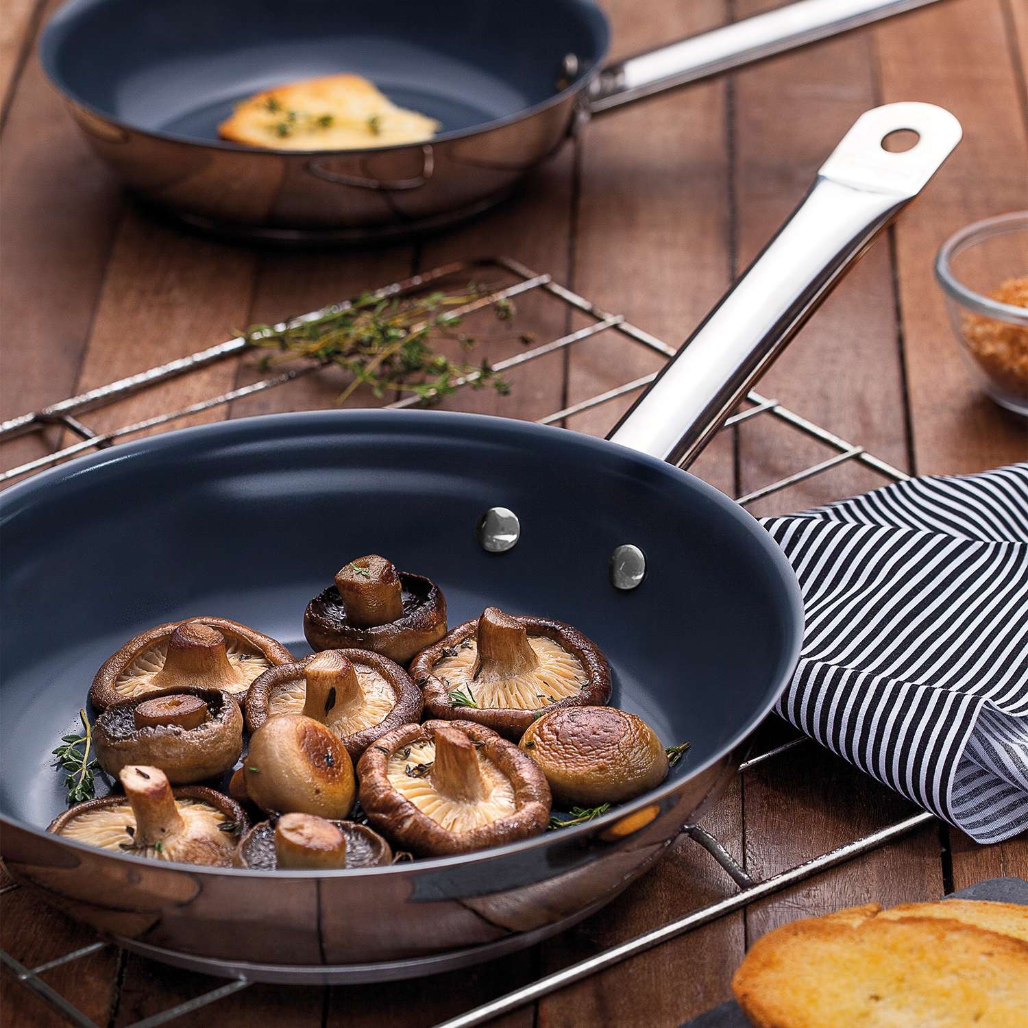 Tramontina Stainless Steel Frying Pan Ceramic Coating 30cm (2.9l) - Image 2