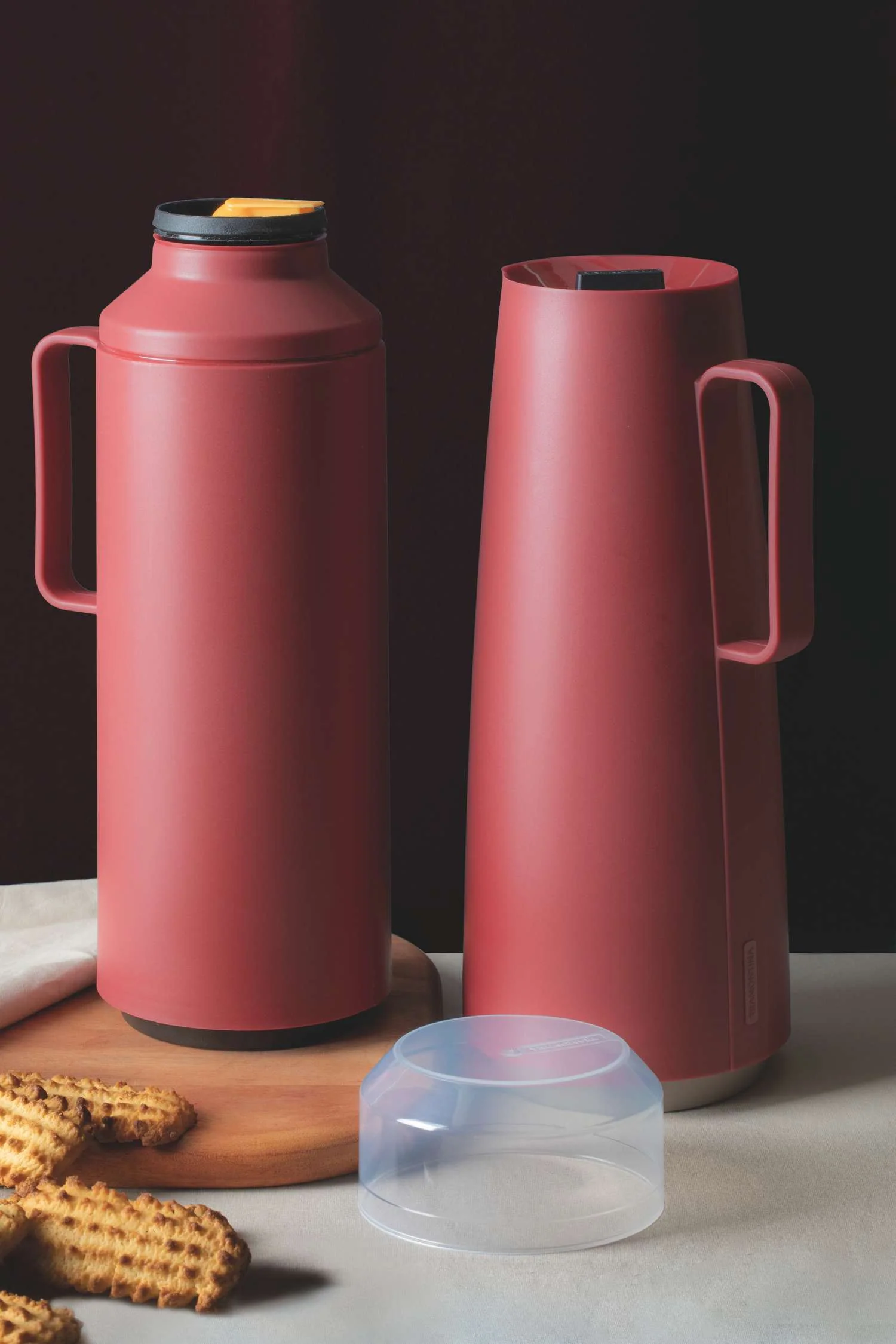 Tramontina Thermal Flask with Cup Lid and Interior Glass Container (Red, 1.0l) - Image 3